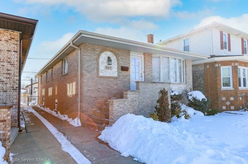 5617 Newcastle Ave, Chicago, IL 60631-3145
