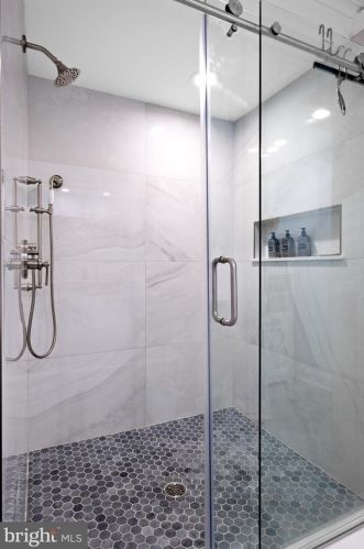 310 16th St, Philadelphia PA  19102-4907 exterior