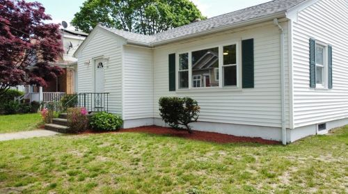 128 Sandringham Ave, Providence, RI 02908-2314
