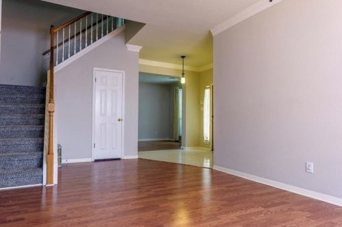 13413 Anarosa Loop, Austin TX  78727-1401 exterior