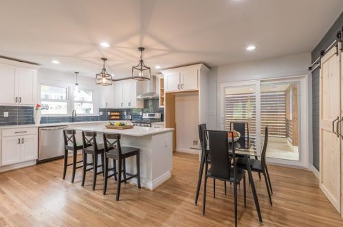 1897 Dorsey Ave, Atlanta GA  30344-6846 exterior