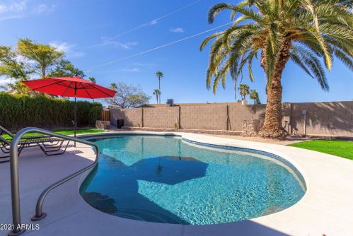 2710 Cinnabar Ave, Phoenix AZ 85020-1815 exterior