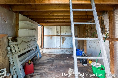 1121 Wilson Ct, Meskegon MI 49441-5150 exterior