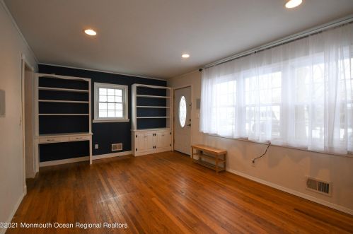 3225 Kickapoo Ave, Point Pleasant Beach NJ 08742-3429 exterior