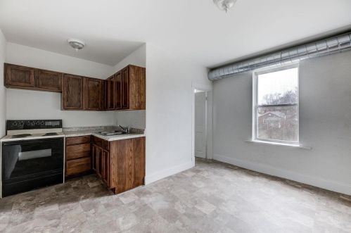 2221 Osage St, Saint Louis, MO 63118-4726