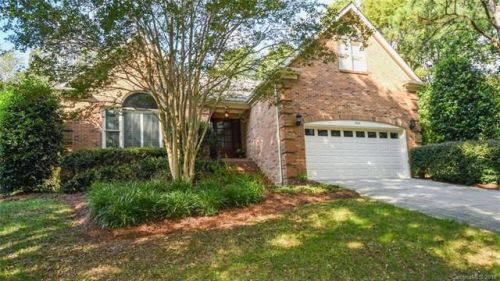 7215 Leharne Dr, Charlotte NC  28270-1818 exterior