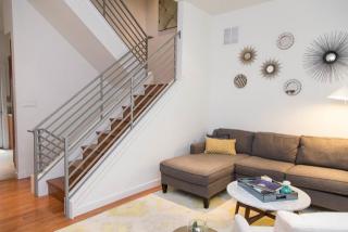 875 Opal St, Philadelphia PA  19130-2055 exterior