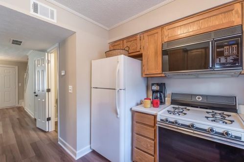 217 Braxton Pl, Tucker GA 30084-1872 exterior