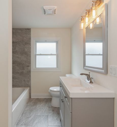 5040 Melvina Ave, Chicago IL 60646-1123 exterior