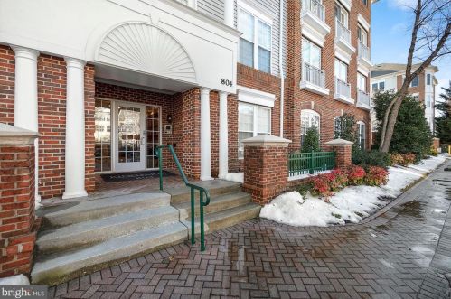 804 Grand Champion Dr, Rockville, MD 20850-5945