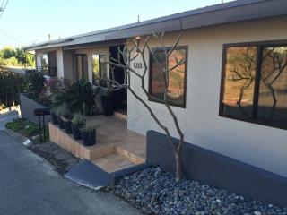 1223 Kenter Ave, Los Angeles CA  90049-1317 exterior