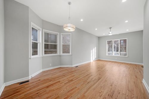 3742 Troy St, Chicago IL 60655-2321 exterior