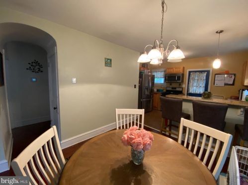 317 Oakland Ave, Camden NJ 08107-1211 exterior