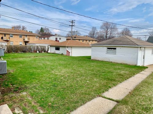 4350 74, Milwaukee WI 53216-1053 exterior