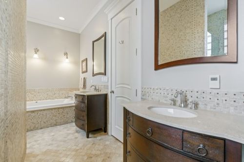 1309 Nelson St, Chicago IL 60657-3042 exterior