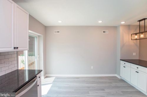 5809 Ditman St, Philadelphia PA 19135-4043 exterior