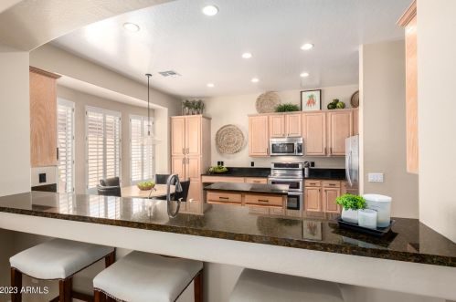 5255 Estevan Rd, Phoenix AZ 85054-7116 exterior