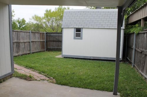 2420 Markland St, Irving TX  75060-6868 exterior