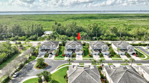 403 Southstar Dr, Fort Pierce FL 34949-9121 exterior