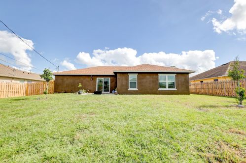 2356 Savona Blvd, Fort Pierce FL  34953-2215 exterior