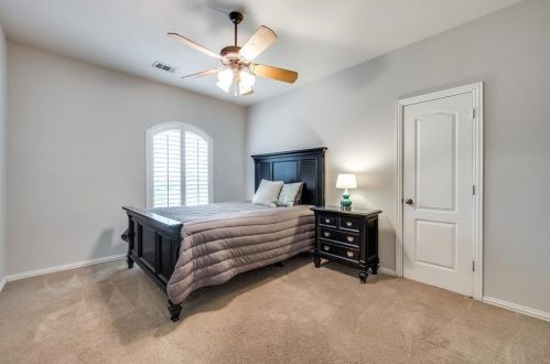 48 Emerald Pond Dr, Frisco TX 75034-8587 exterior