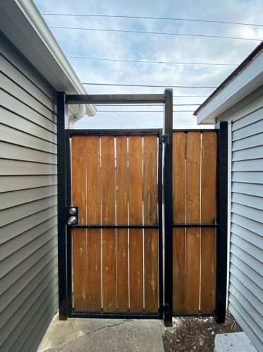 5428 25 Pl, Chicago IL 60623-3632 exterior