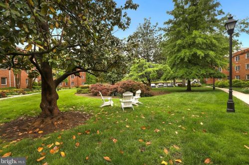 1608 Abingdon Dr, Alexandria VA  22314-1007 exterior