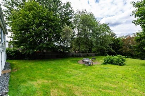 228 Grandview Ave, Woonsocket RI 02895-2752 exterior