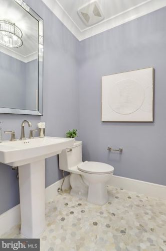 4700 25th St, Arlington VA  22207-3519 exterior