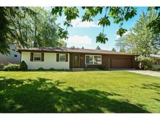 2190 Beam Ave, Saint Paul, MN 55109-1404