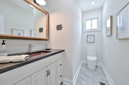 1477 Mercer Ave, Atlanta GA  30337-1515 exterior