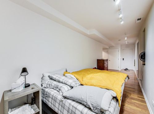 1112 Damen Ave, Chicago IL 60622 exterior