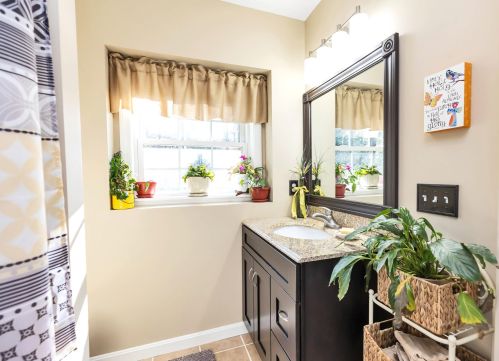 102 Bog Rd, Concord NH 03303-1008 exterior