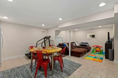 1740 Nagle Ave, Chicago IL 60706-4805 exterior