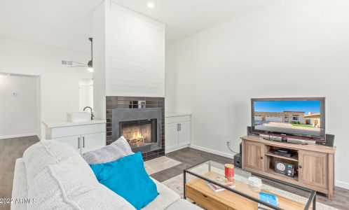 1107 Charleston Ave, Phoenix AZ  85022-1145 exterior