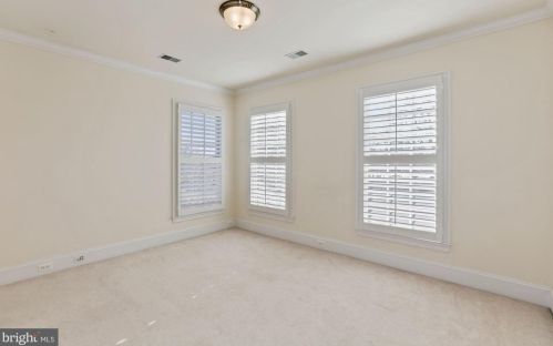 5802 Bent Twig Rd, Mc Lean VA 22101-1806 exterior