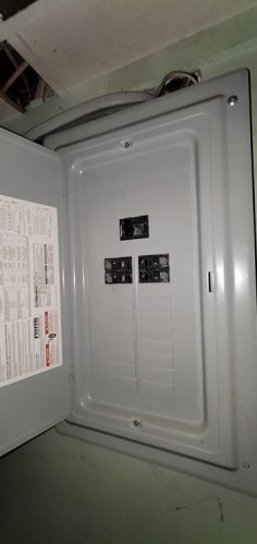 189 Logee St, Woonsocket RI 02895-6060 exterior