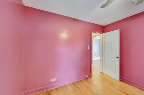 8908 Dorchester Ave, Chicago IL 60619-7005 exterior