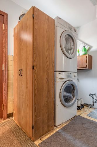 5735 Monitor Ave, Chicago IL 60638-3621 exterior