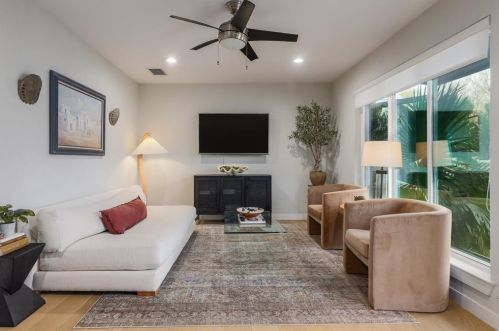 6411 Cannonleague Dr, Austin TX  78745-4915 exterior