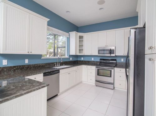 5715 Spruce Dr, Fort Pierce, FL 34982-3703