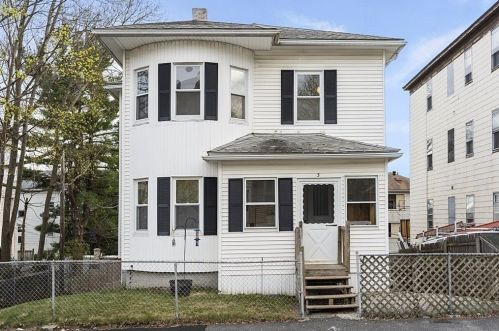 3 Lund St, Worcester, MA 01607-1117