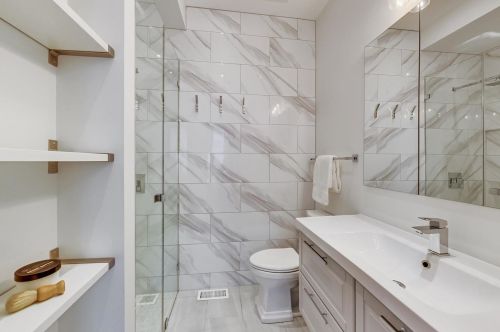 1237 Cottage Pl, Chicago IL  60607-2855 exterior