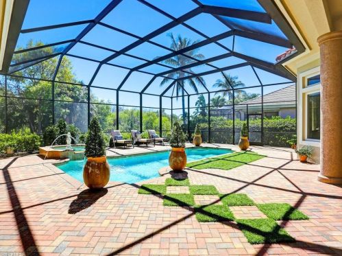 15294 Burnaby Dr, Naples FL 34110-7930 exterior