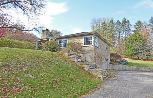 11 Elm Dr, Pittsburgh, PA 15238-1723