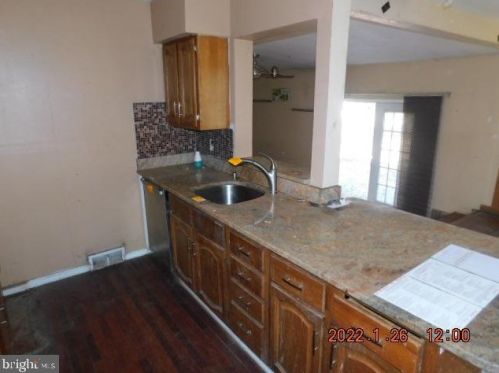 20 Steinway Ave, Trenton NJ 08618-1614 exterior