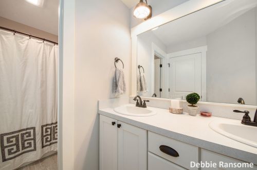 1839 Starr View Ln, Middlevle MI 49333-8061 exterior