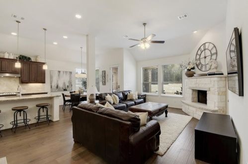 897 Catalina Ln, Austin TX 78737-4715 exterior