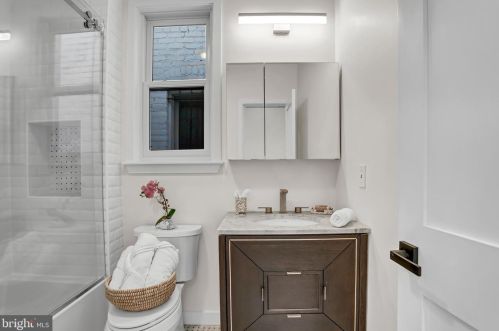 1337 Massachusetts Ave, Washington DC  20003-1540 exterior