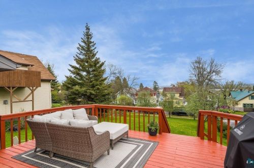 2211 11 St, Duluth MN 55806-1201 exterior